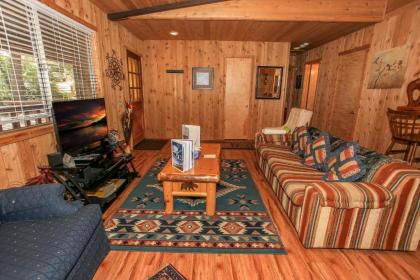 Granny's Love Shack by Big Bear Cool Cabins - image 3