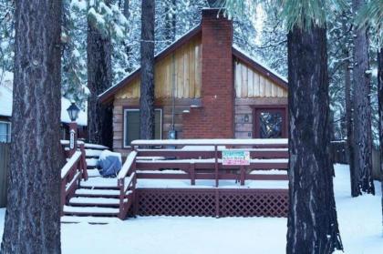 Cottage in the Pines by Big Bear Cool Cabins - image 2