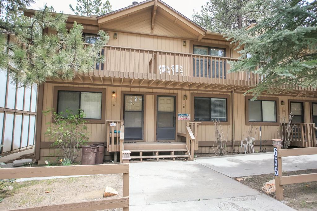 Summit Getaway by Big Bear Cool Cabins - main image