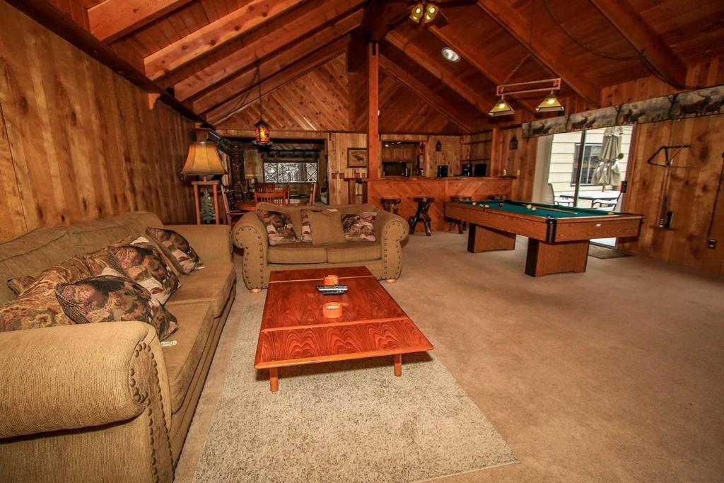 Moose Creek Chalet-1237 by Big Bear Vacations - image 2