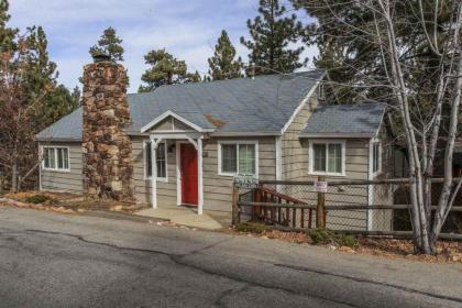 Snuggle Down Cottage 1544 by Big Bear Vacations Big Bear Lake