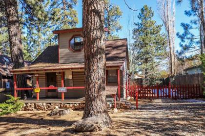 Cozy Vintage Cabin Big Bear Lake California