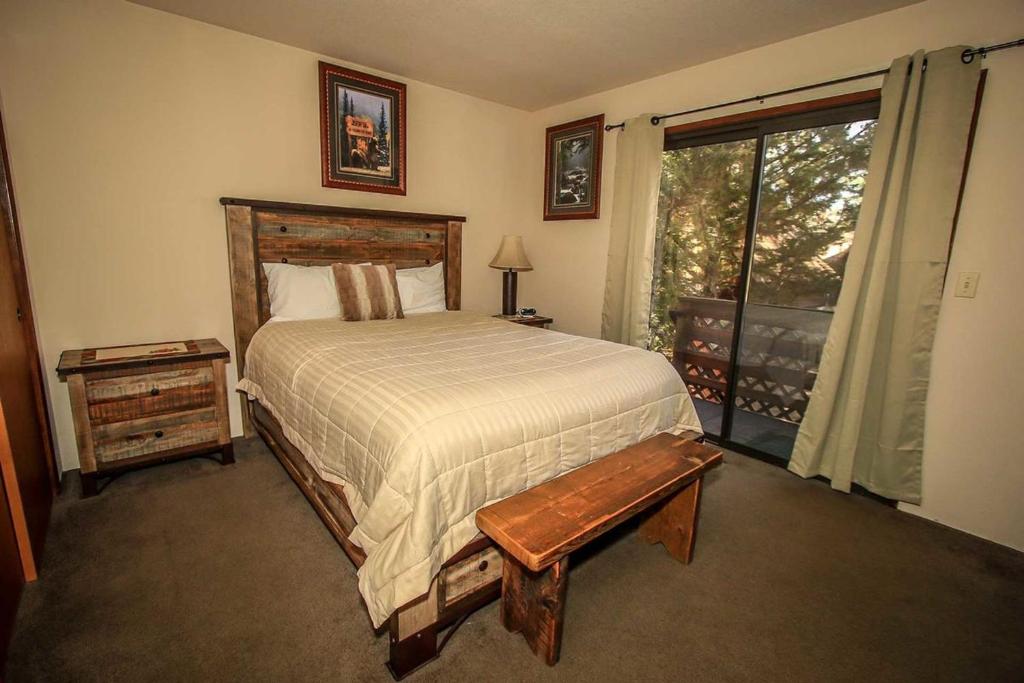 Brown Bears Cabin-1091 by Big Bear Vacations - image 5