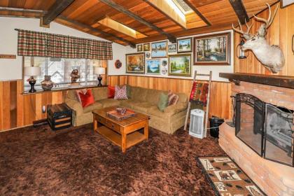 Moonridge Cottage-1817 by Big Bear Vacations - image 3