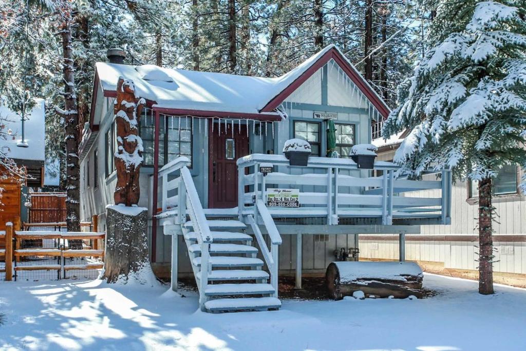 Goldilocks Getaway-1828 by Big Bear Vacations - main image