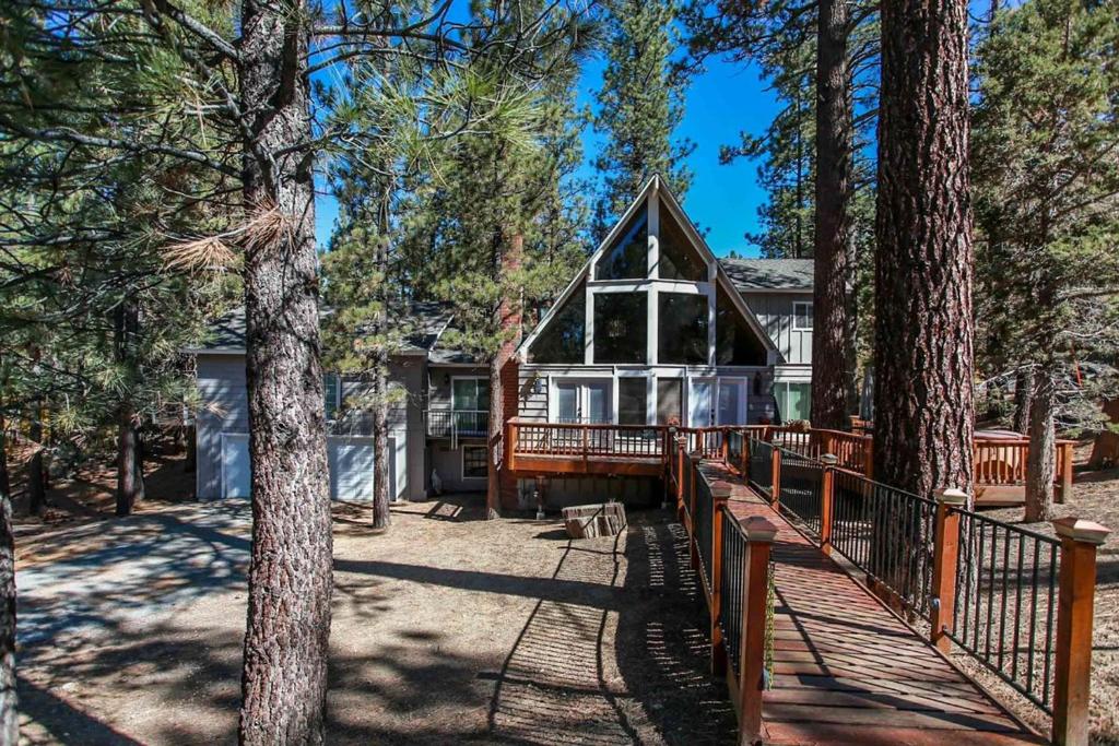 Living the Dream-1807 by Big Bear Vacations - main image