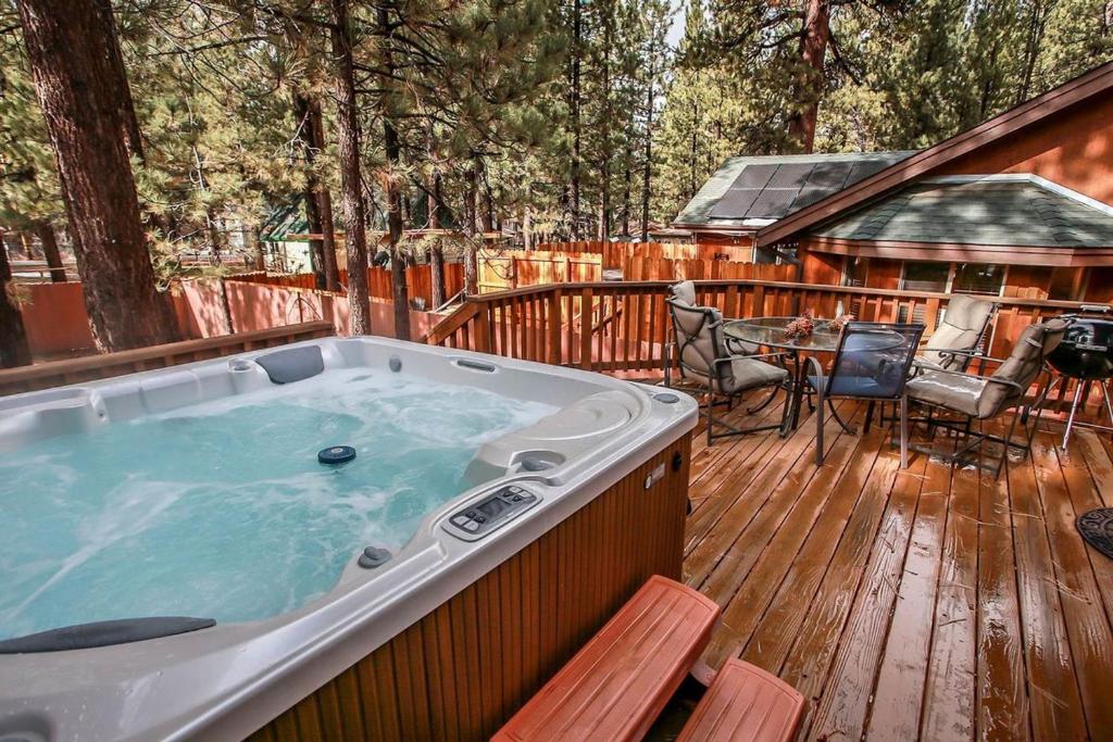 Timber Wolf Den-1641 by Big Bear Vacations - main image