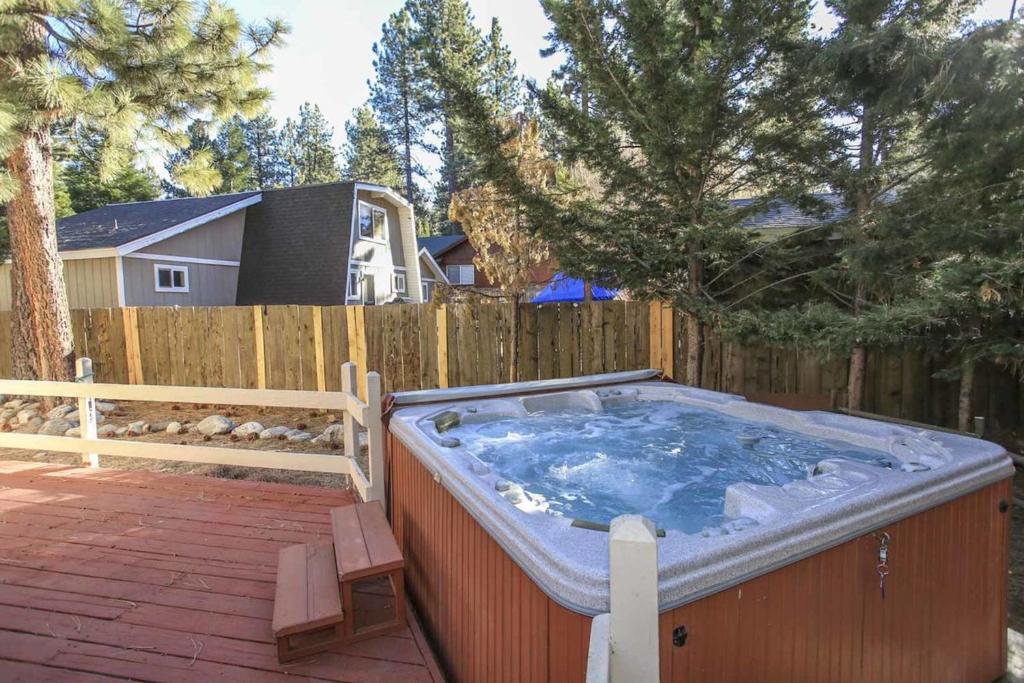 Cozy up to Summit-1651 by Big Bear Vacations - main image