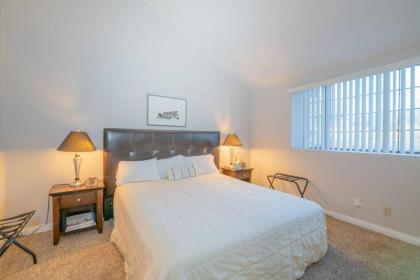 Bayshore Ski & Racquet Club Condo - image 10