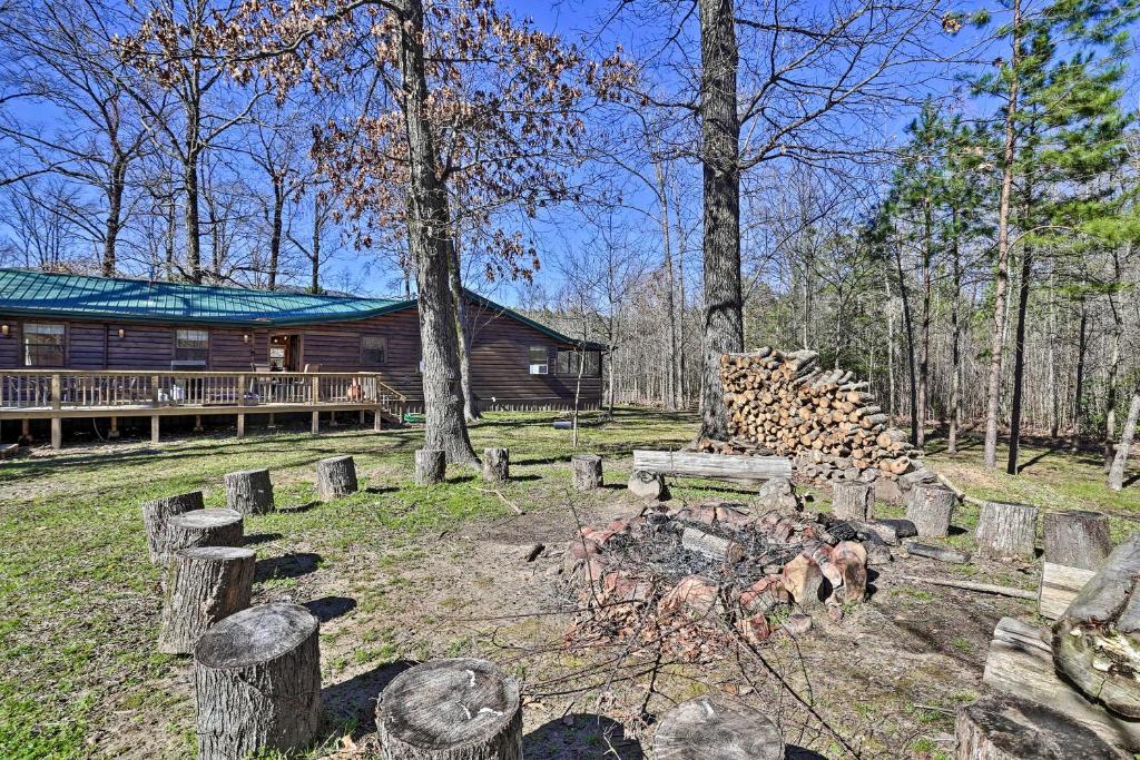 Serene Cabins with Decks and 8 Acres on Kiamichi River - image 4