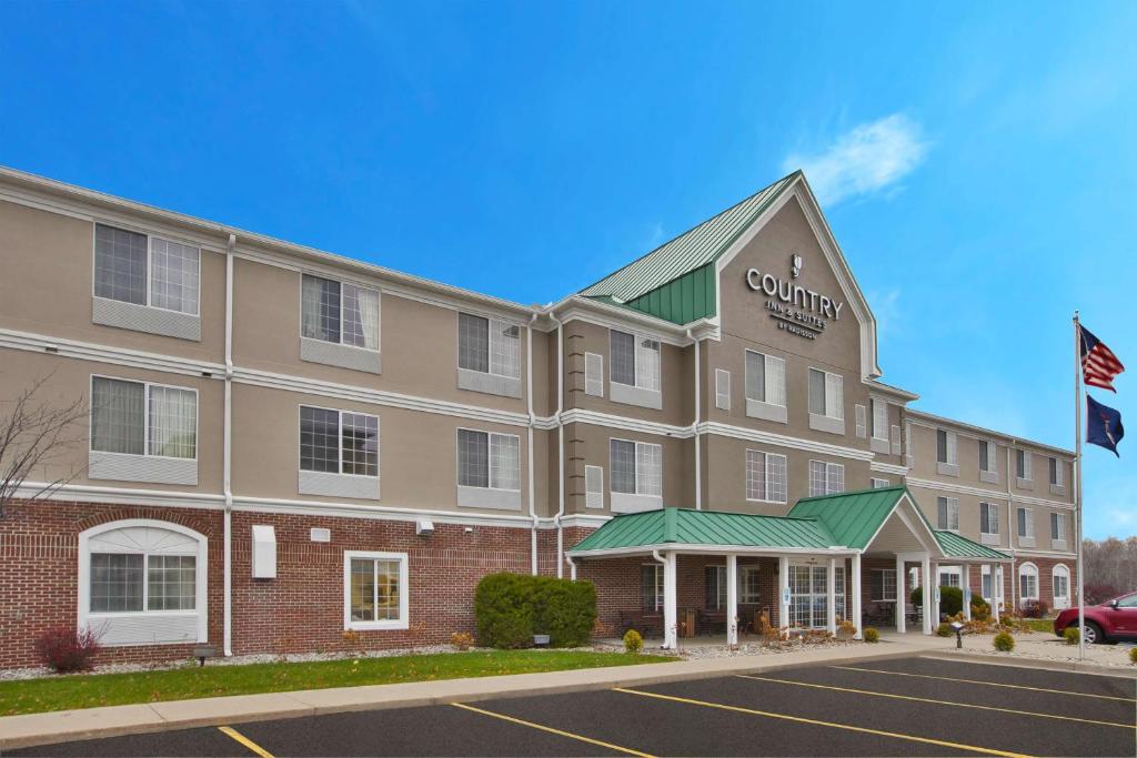 Country Inn & Suites by Radisson Big Rapids MI - image 4