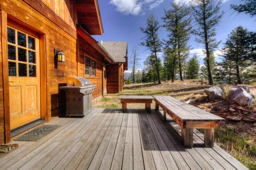 Antler Ridge Lodge - image 2