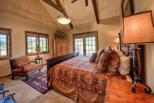 Antler Ridge Lodge - image 3