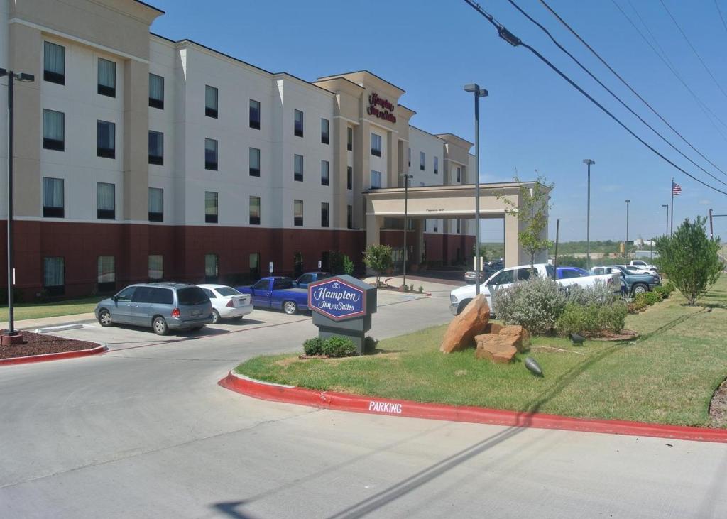 Hampton Inn & Suites Big Spring - image 2