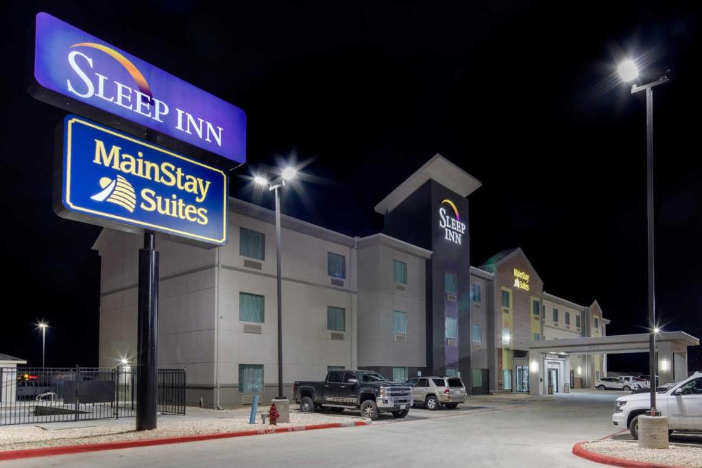 MainStay Suites - main image