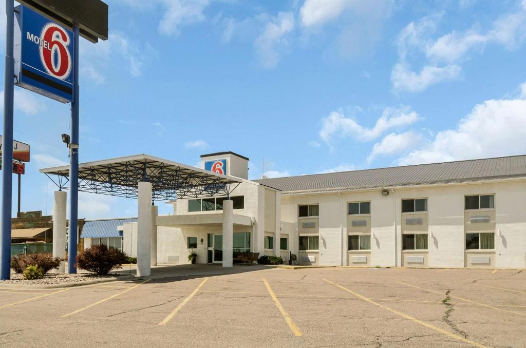 Motel 6-Big Springs NE - main image