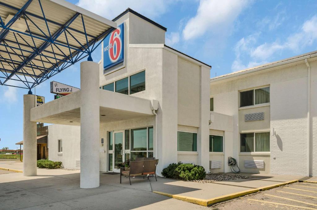 Motel 6-Big Springs NE - image 6