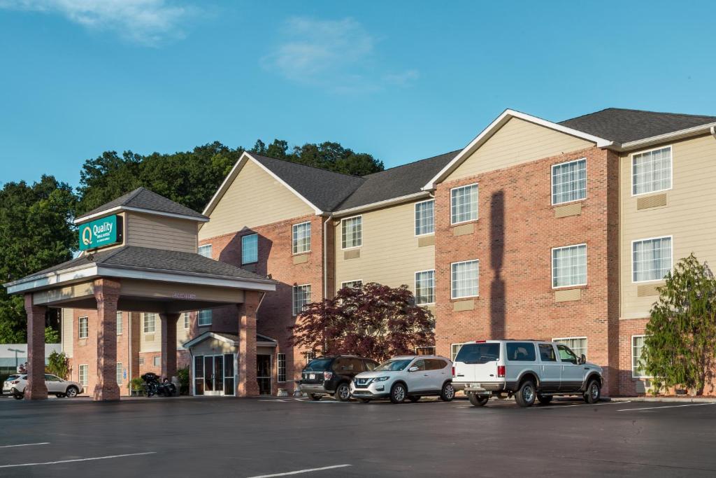 Quality Inn & Suites - image 2