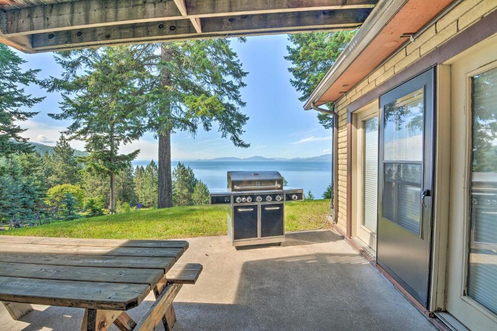 Spacious Bigfork Retreat Overlooking Flathead Lake - image 6