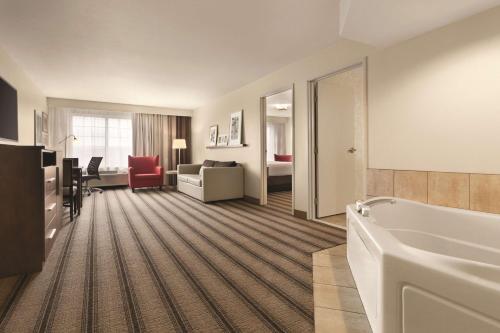 Country Inn & Suites by Radisson Billings MT - image 3