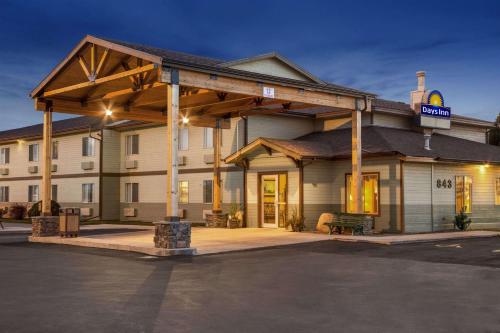 Days Inn by Wyndham Billings - main image