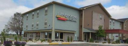 Ledgestone Hotel Billings - image 2