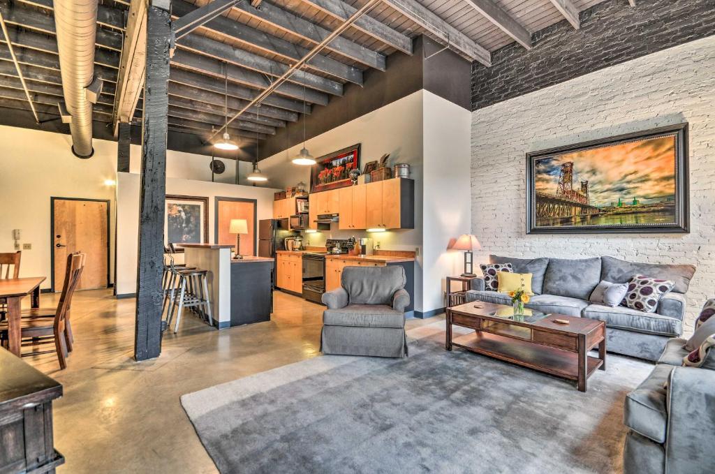 Chic City Apt in the Heart of Dtwn Billings! - image 3