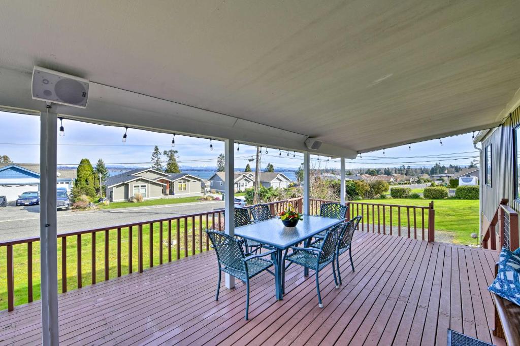 Dog-Friendly Home with Views by Birch Bay Park! - main image