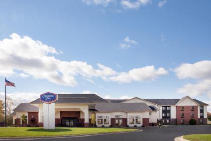 Hampton Inn Birch Run - image 1