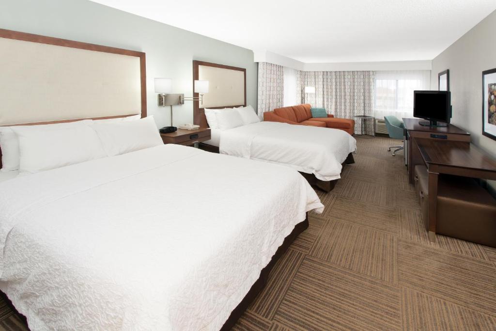 Hampton Inn Birch Run - image 3