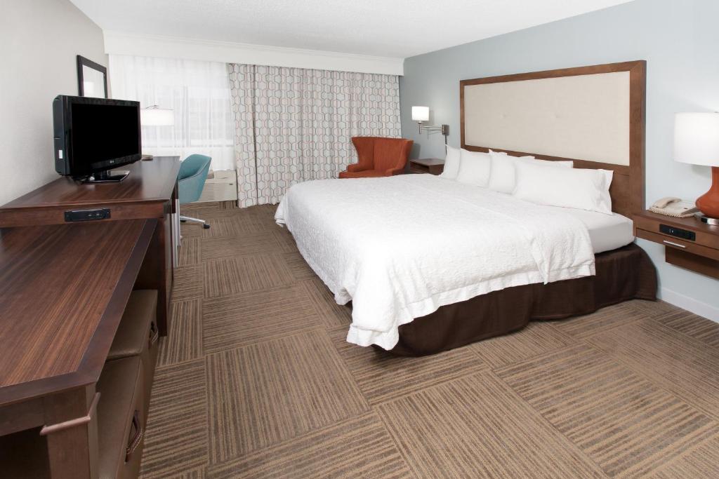 Hampton Inn Birch Run - image 5