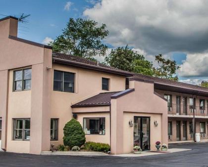 Econo Lodge Douglassville-Pottstown - image 9