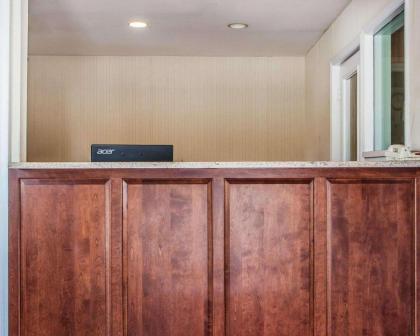 Econo Lodge Douglassville-Pottstown - image 3