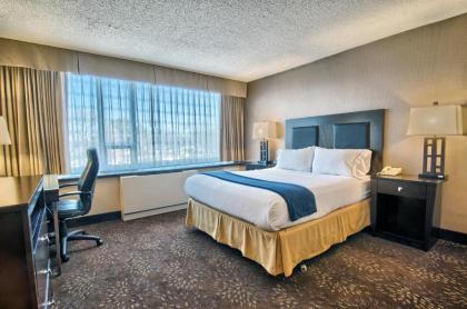 Holiday Inn Express Detroit-Birmingham an IHG Hotel - image 3