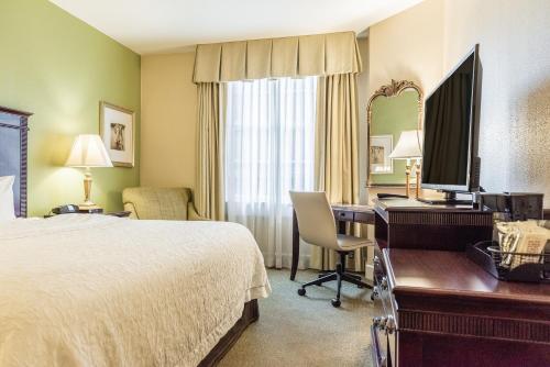 Hampton Inn & Suites Birmingham-Downtown-Tutwiler - image 5