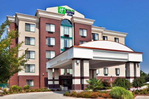 Holiday Inn Express Hotel & Suites Birmingham - Inverness 280 an IHG Hotel - main image