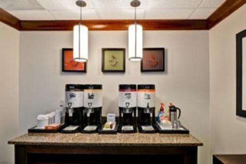 Hampton Inn Birmingham/Mountain Brook - image 2