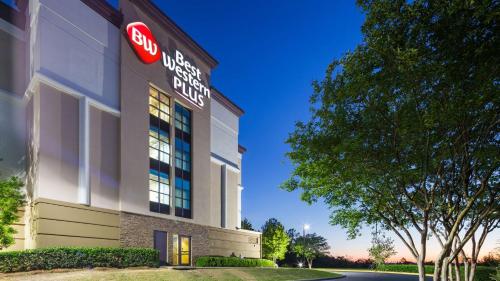 Best Western Plus Birmingham Inn & Suites - image 3