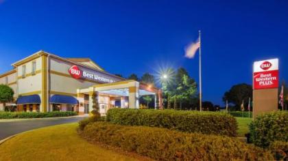 Best Western Plus Carlton Suites - Birmingham - image 2