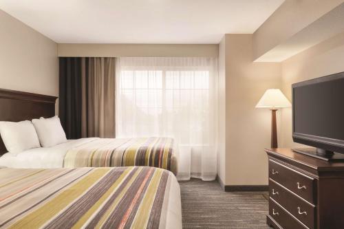 Country Inn & Suites by Radisson Homewood AL - image 4