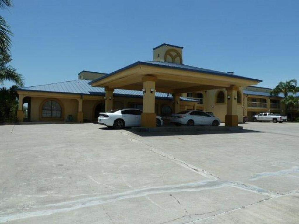 Americas Best Value Inn Bishop/Kingsville - image 3