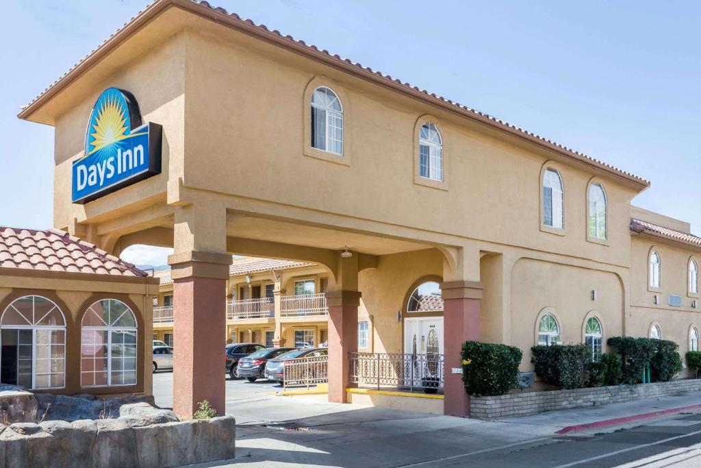 Days Inn by Wyndham Bishop - main image