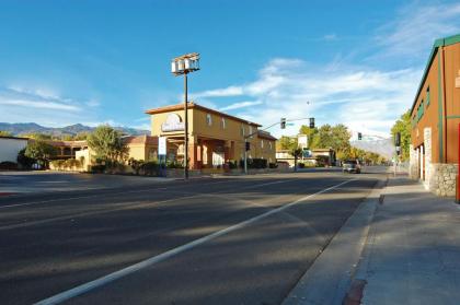 Days Inn by Wyndham Bishop - image 10