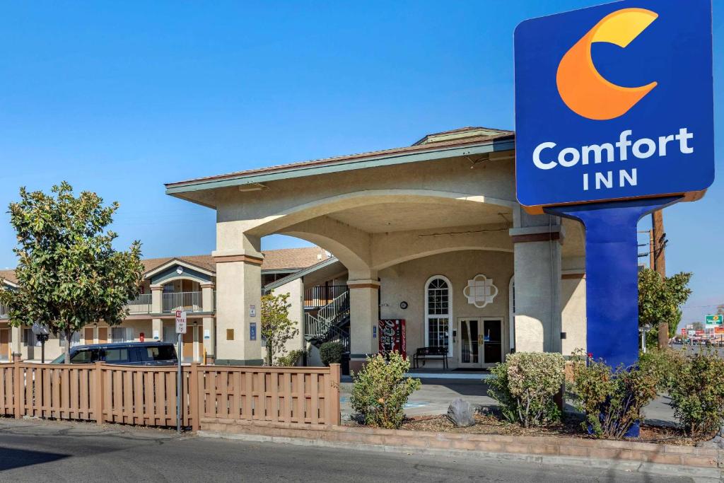 Comfort Inn Bishop - main image