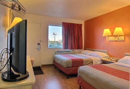 Motel 6-Bismarck ND - image 11