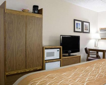 Quality Inn Bismarck - image 14