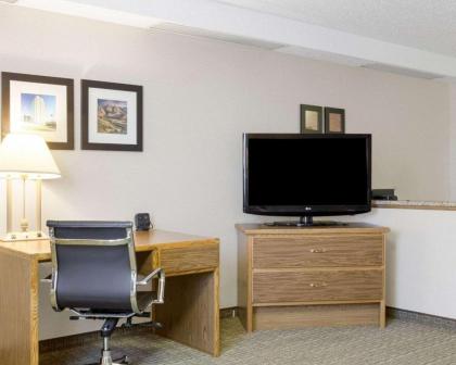 Quality Inn Bismarck - image 2