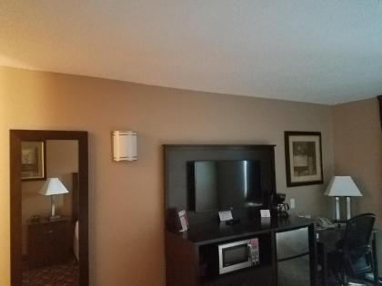 Americas Best Value Inn and Suites Bismarck - image 13