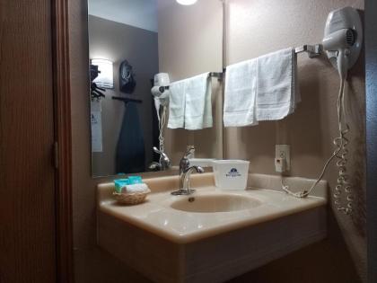 Americas Best Value Inn and Suites Bismarck - image 15