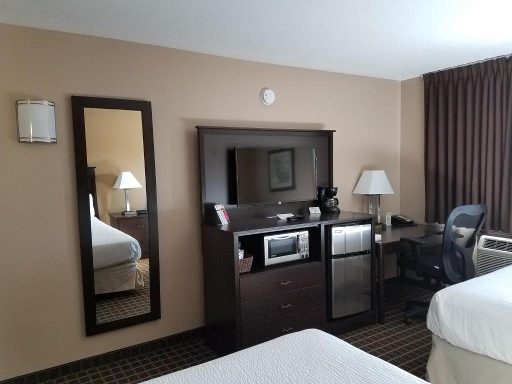 Americas Best Value Inn and Suites Bismarck - image 3